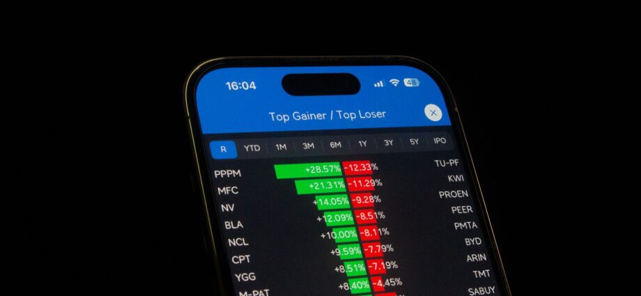 Avient stock gains