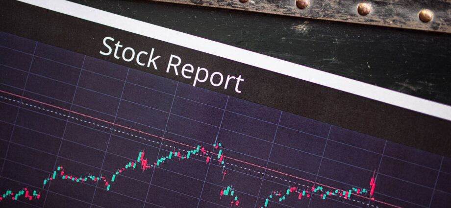 investing in Kohl's stock